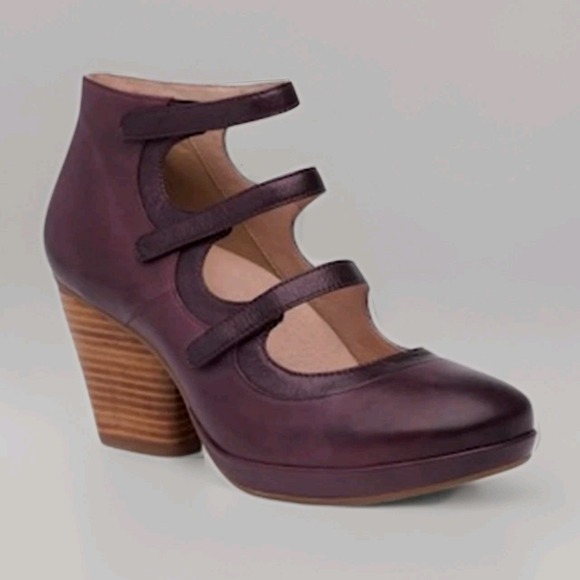 Dansko Marlene Mary Jane Block Heel Leather Womens 8 /39 Chunky Wine Ankle Strap - Picture 1 of 16